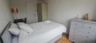 Room in shared family apartment in London SE18 - 7