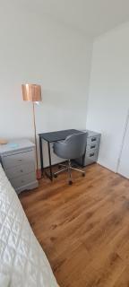 Room in shared family apartment in London SE18 - 2