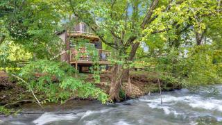 Creekwalk Inn Bed and Breakfast with Cabins - 1