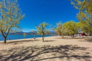 Gyro Beach Vacations - Kelowna - 6