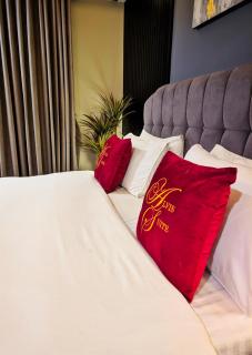 One Bedroom Executive Suite by Alvis Suite Gold Crest Mall DHA Phase 4 - 6