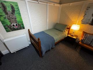 Cute & Cozy - 1 Person Studio - South Pier - 0