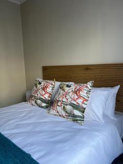 The West End 252 - 3