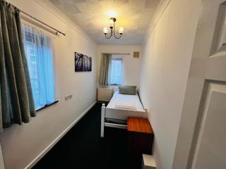Alcantara House - Southampton - 9