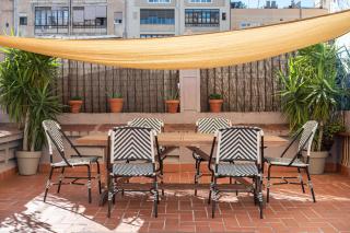 Sunny central apartment with a 100m2 city oasis - Barcelona - 5