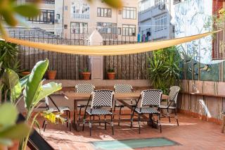 Sunny central apartment with a 100m2 city oasis - Barcelona - 4