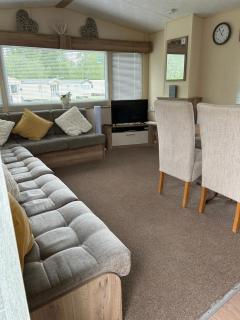 Prime Location & Luxurious Hot Tub - Tattershall - 7