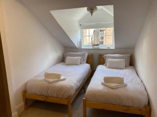 Longsands Hideaway 2-Bed Cottage - Sleeps 4 - North Shields - 5