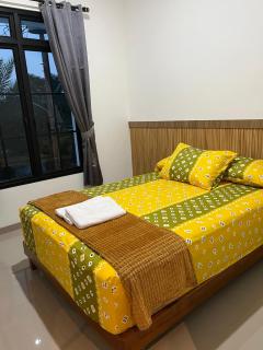 Majid's Homestay Solo - Kartosuro - 8