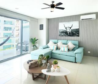Morros Ultra 5 Star Condo - King Bed Beach Front - Fast WIFI 500Mbps - 5