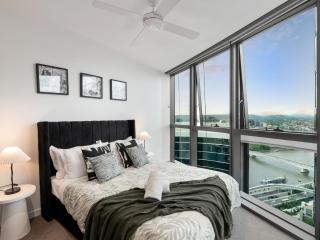 QW Riverside Luxe Apartments by Independent Host - 6