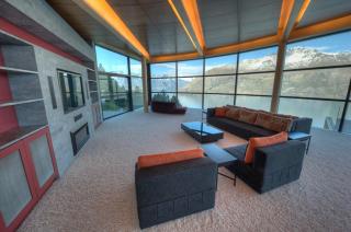 Premium residence is located in a private gated subdivision - Queenstown - 0