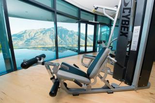 Premium residence is located in a private gated subdivision - Queenstown - 2