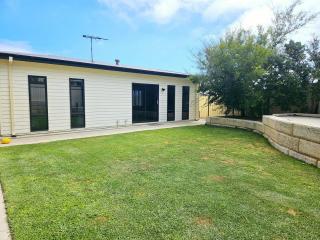 Blenny Park Guesthouse - 7