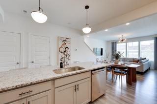 Modern Downtown Apt with Balcony in Wake Forest! - 2