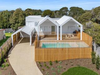 Sorrento Style Luxe design Pool Prime position - 8