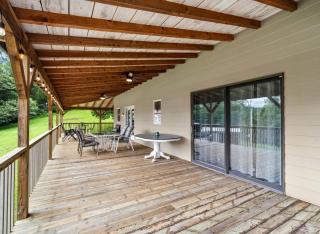 Fawn Hollow Retreat, King bed, game room, BBQ - - 1