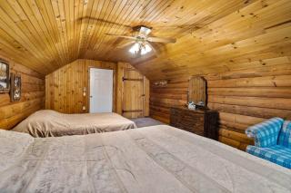 Fawn Hollow Retreat, King bed, game room, BBQ - - 4