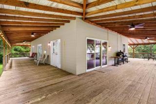 Fawn Hollow Retreat, King bed, game room, BBQ - - 6
