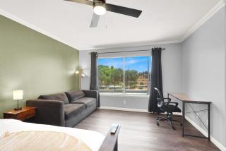 Modern Vegas 4BR Home with Pool, Jacuzzi and Game Room - 1
