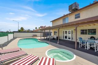 Modern Vegas 4BR Home with Pool, Jacuzzi and Game Room - 9