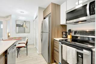 Chic 2BR Edgewater Condo with Views plus Balcony - 8