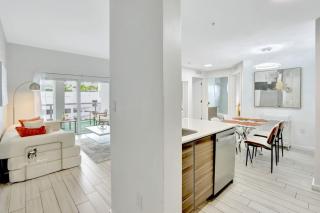 Chic 2BR Edgewater Condo with Views plus Balcony - 6