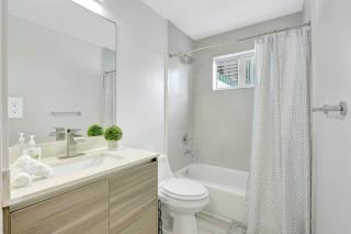 Chic 2BR Edgewater Condo with Views plus Balcony - 5