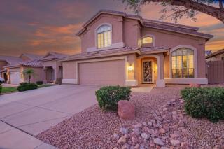 Bright 3BR with Backyard Pool, BBQ Grill and Workspace - 7