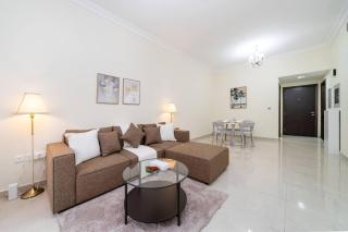 Bright and Stylish 2 Bed Home Opposite Circle Mall - 5