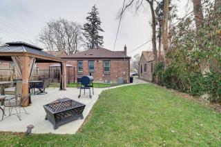 Detroit Retreat with Gazebo Fire Pits and Charcoal Grill - Detroit - 4