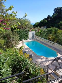 Rez de villa avec piscine - 0
