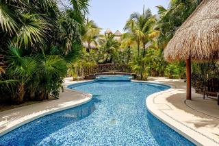 Spacious Penthouse with private rooftop & jacuzzi - 5