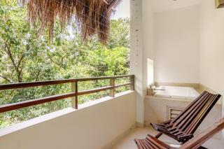 Spacious Penthouse with private rooftop & jacuzzi - 6