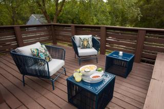 Cozy Bungalow close to Opry & Downtown Large Deck - 8