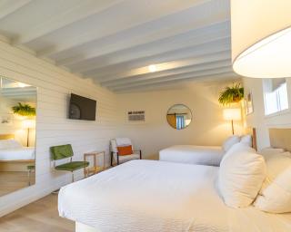 Driftwood Motel - 2