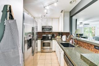 half Mi to Bank of America Stadium Uptown Condo! - 9