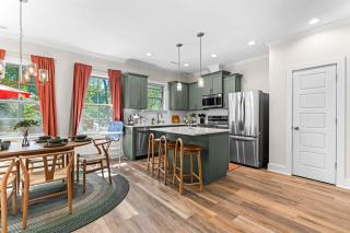 Cozy 3BD Stay, BBQ & Yard, Mins to Duke & Downtown - Durham - 4