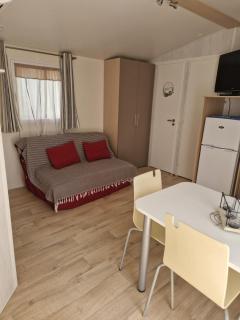 Mobil home en Provence - Camping 4 étoiles- 2 chambres -4 à 6 pers-clim-terrasse-TV - Cadenet - 7