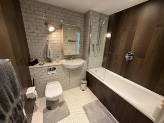 Modern 1 Bed Apartment Wembley - London - 2