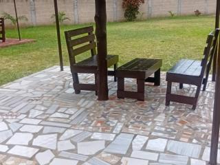 FTC Vacation Home, 3 Bedrooms Lodge at Atimpoku, 2 mins from Royal Senchi - - 2