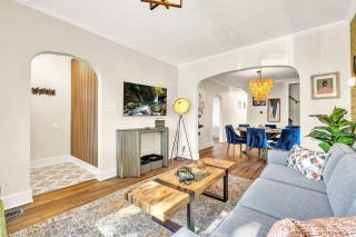 Sleeps 10 + Coffee bar + Game Room + Train to CHGO - Brookfield - 8