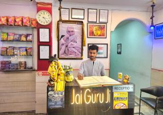 Hotel O Devom Inn Sector 16 Noida Metro Station - Noida - 2