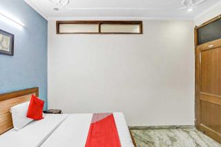 Hotel O Devom Inn Sector 16 Noida Metro Station - Noida - 7