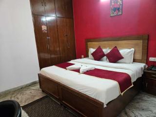 Hotel O Devom Inn Sector 16 Noida Metro Station - Noida - 9