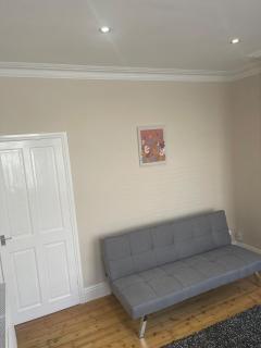 Entire 2 bedroom property on Mount castle Road, Leicester - 2