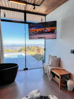 Vista espetacular, piscina e banheira no quarto! - 5