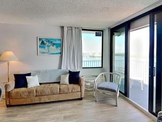Lovers Key Beach Club PH 4 - 7
