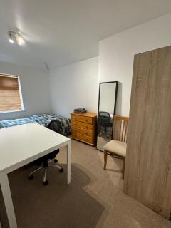 Nice short stay room in Coventry city center - 3