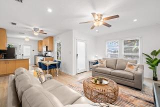 The Hyde Out - Cute Hyde Park Home with Private Hot Tub - 9